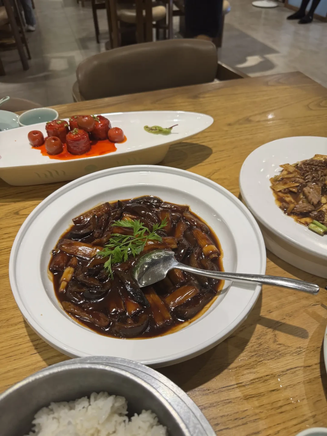 带爸妈去丰泽园“验收”记忆味道:去哪家店、点什么菜、花多少钱,先想清楚