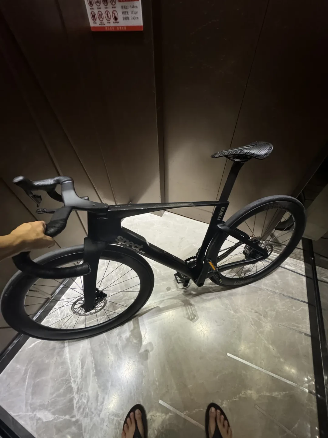 从“跑路”传闻到真车交付,6999元的空力公式Mira用了四个月:我把经营异常名录、补偿券和首批做工争议对了一遍,理出三笔账