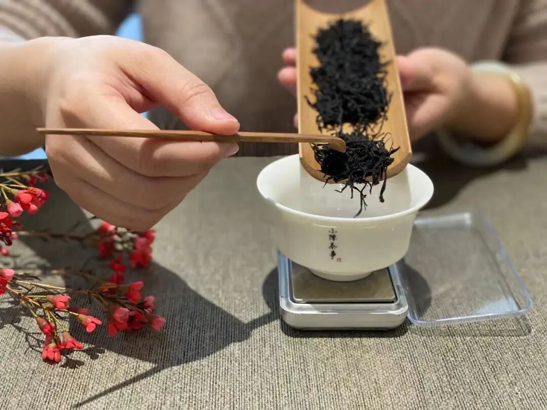 9月想囤红茶的先别急:金骏眉不是越金越好,小种没烟味也未必是假的