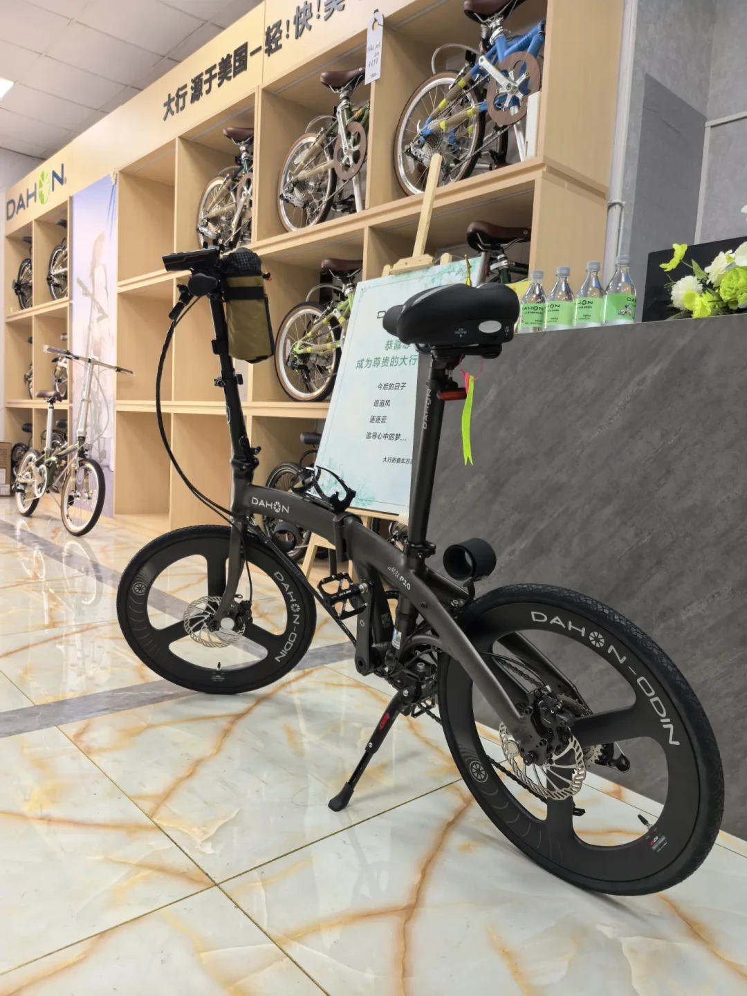 提车20分钟就挂出、两个月后九成新出6000：翻完大行P10的吐槽帖和五个版本价差，我把三类不适合买的人排好了