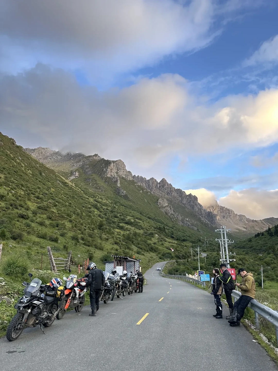 租一天260块的车，骑40公里被吞了1480：国庆租车摩旅前，先把保险和交车这两本账算清