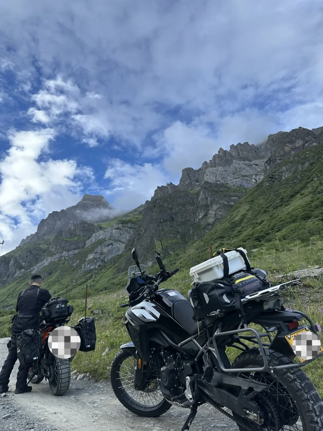 租一天260块的车，骑40公里被吞了1480：国庆租车摩旅前，先把保险和交车这两本账算清