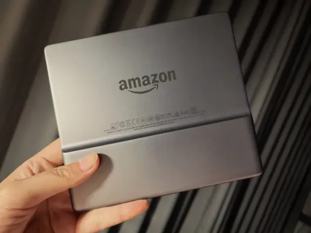 Kindle“一次充电用一个月”这件事,误会的人比机器还多:翻了50多篇耗电报告帖,一张换算表、一套体检脚本、6类机型的真实底细