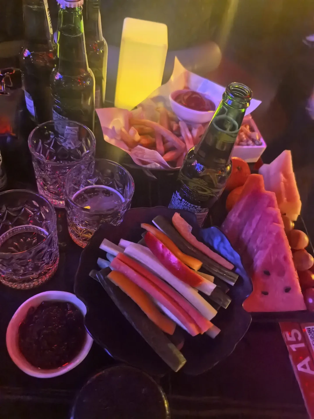 周一的第一节课,周五的末班车:秋天巡演季,被难住的是大学生