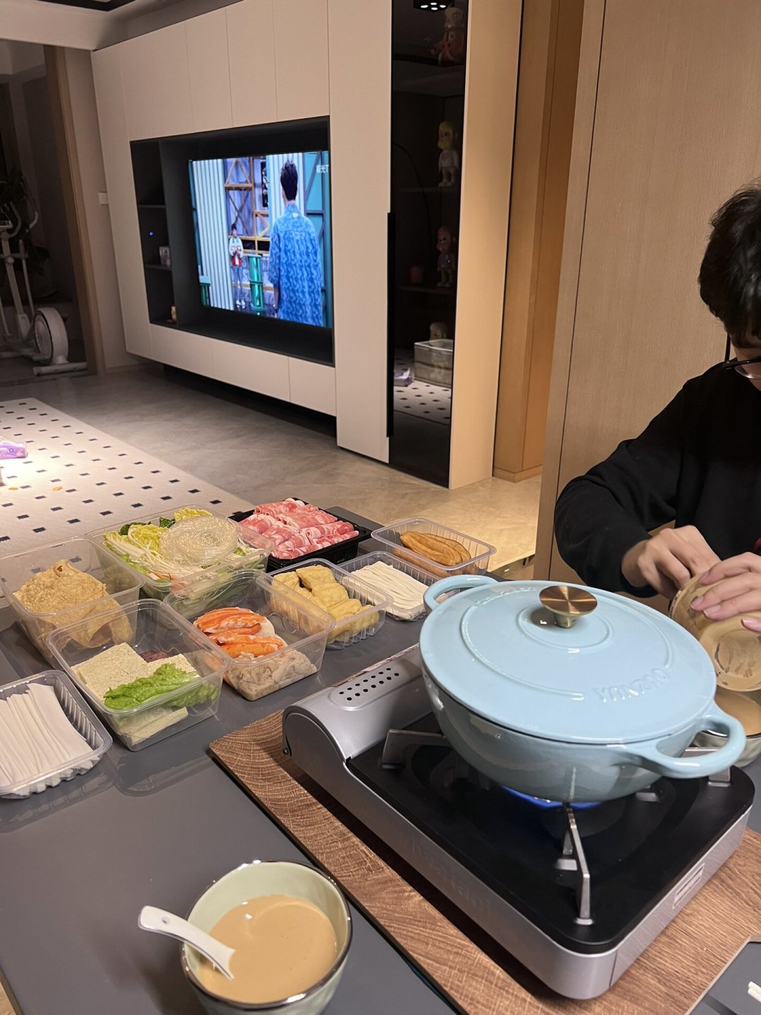 卡式炉火变小、罐发凉,还有气?先别扔:不是假货,是丁烷的物理短板,秋营囤气前搞懂3件事