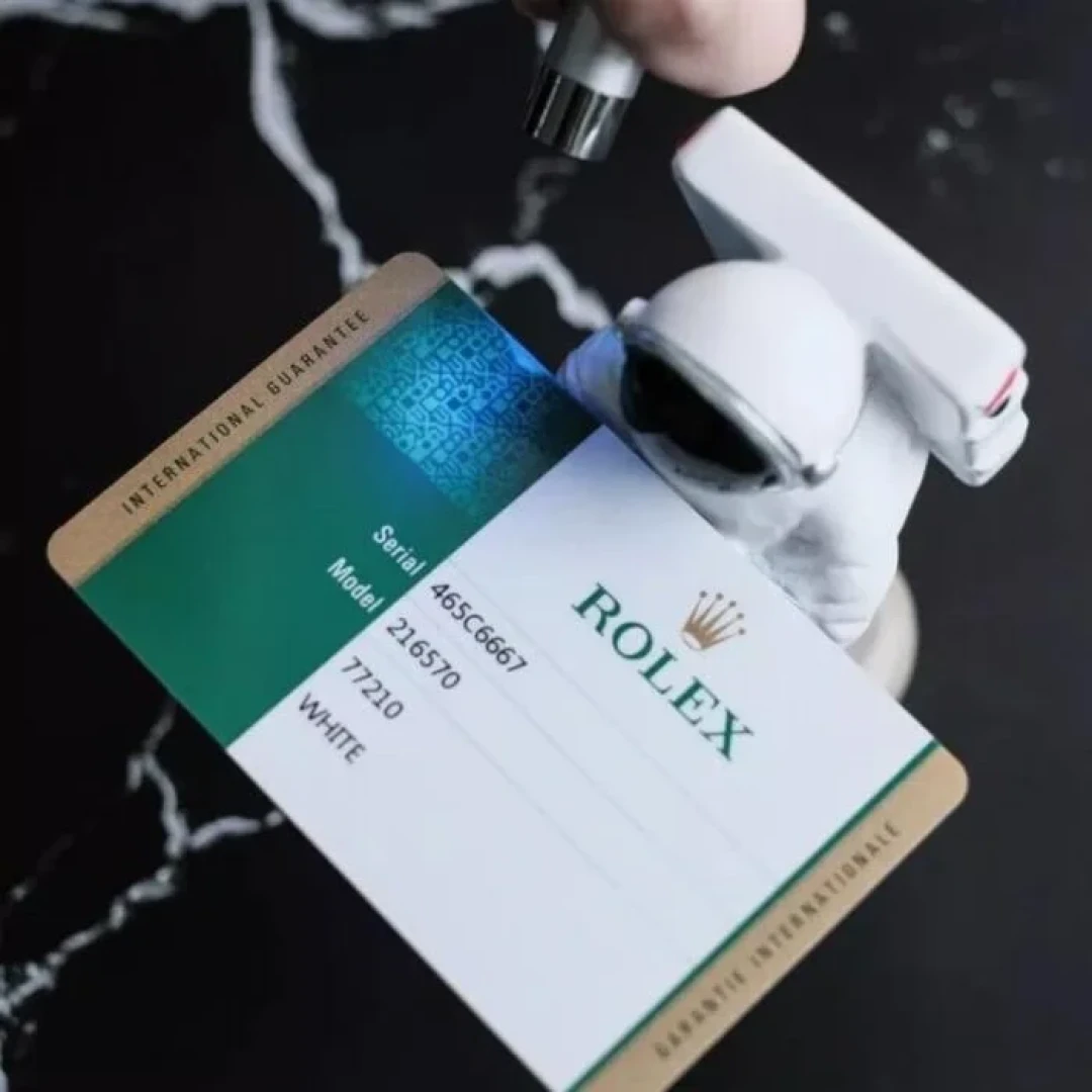 保卡是假的,溢价是真的:二手名表