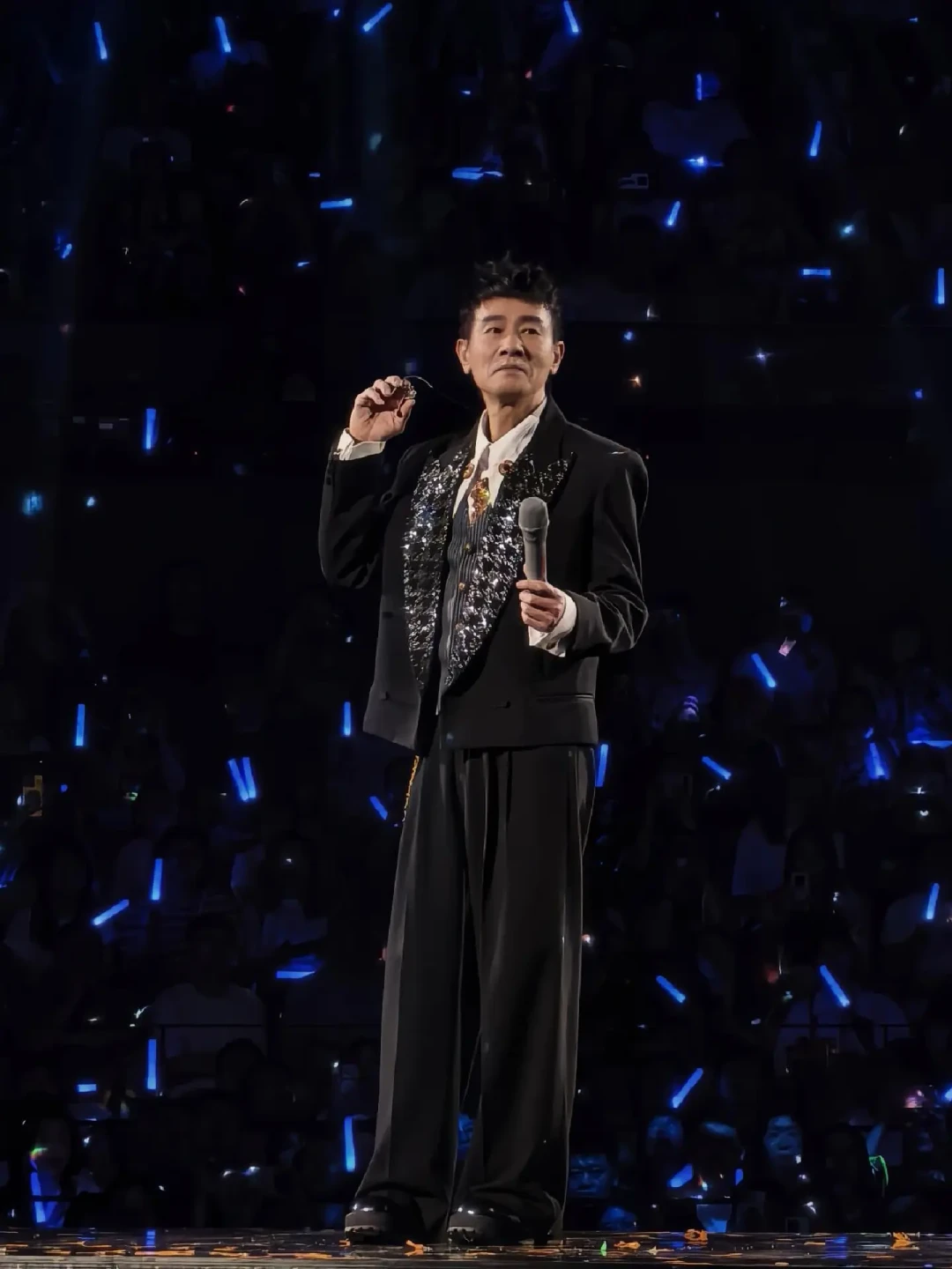 陈小春BIGMAN巡演的隐藏线:整理完应采儿的“应援时间表”,才懂接下来几站该带全家去哪个