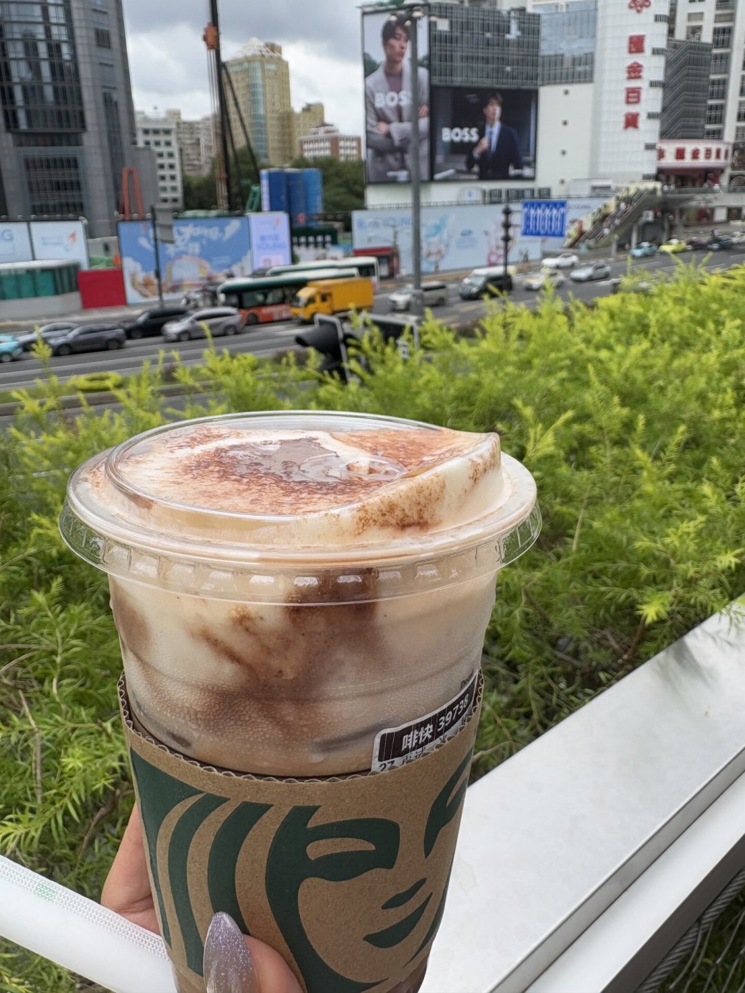 熔岩维也纳上新48小时:大杯默认两泵酱,官方说