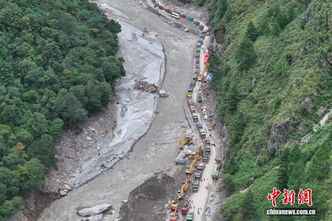 川航0运费飞了5班进灾区:22吨物资、105名救援人员,为什么又是它?