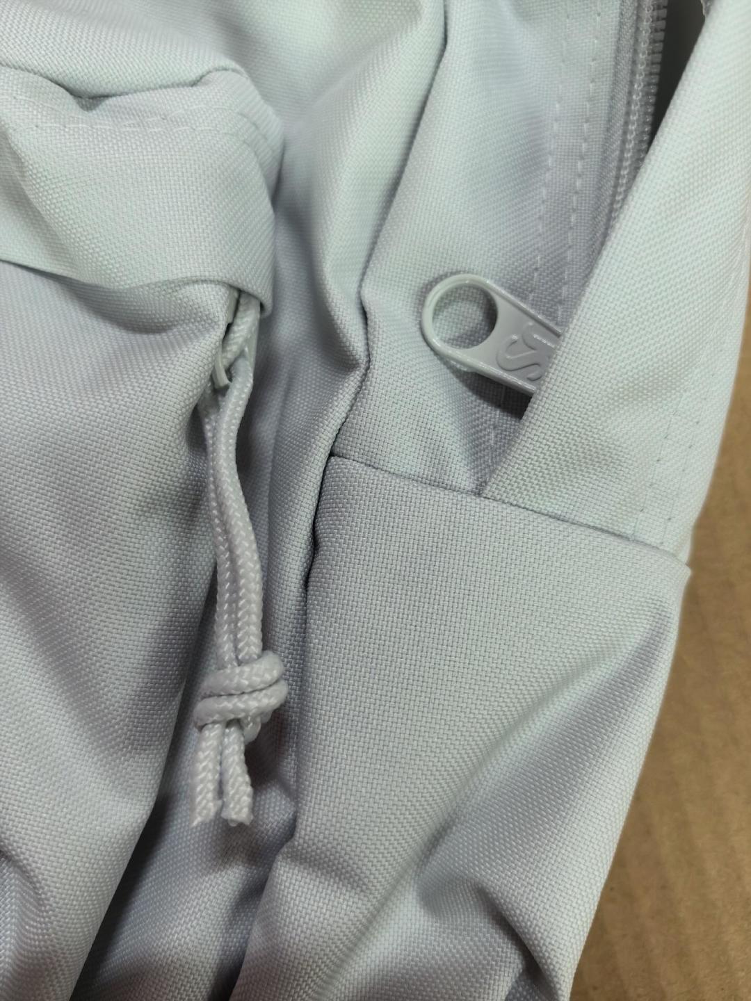 开学季校园出镜率最高的 JanSport:系列怎么选、假货怎么避、什么价格值得入