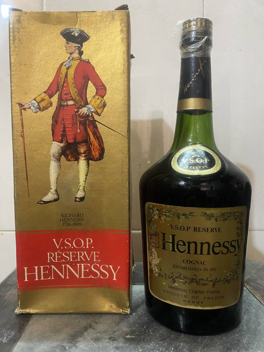 干邑不是越放越好,老瓶却抢手了:大厂经典与贴牌清仓是两种完全不同的生意