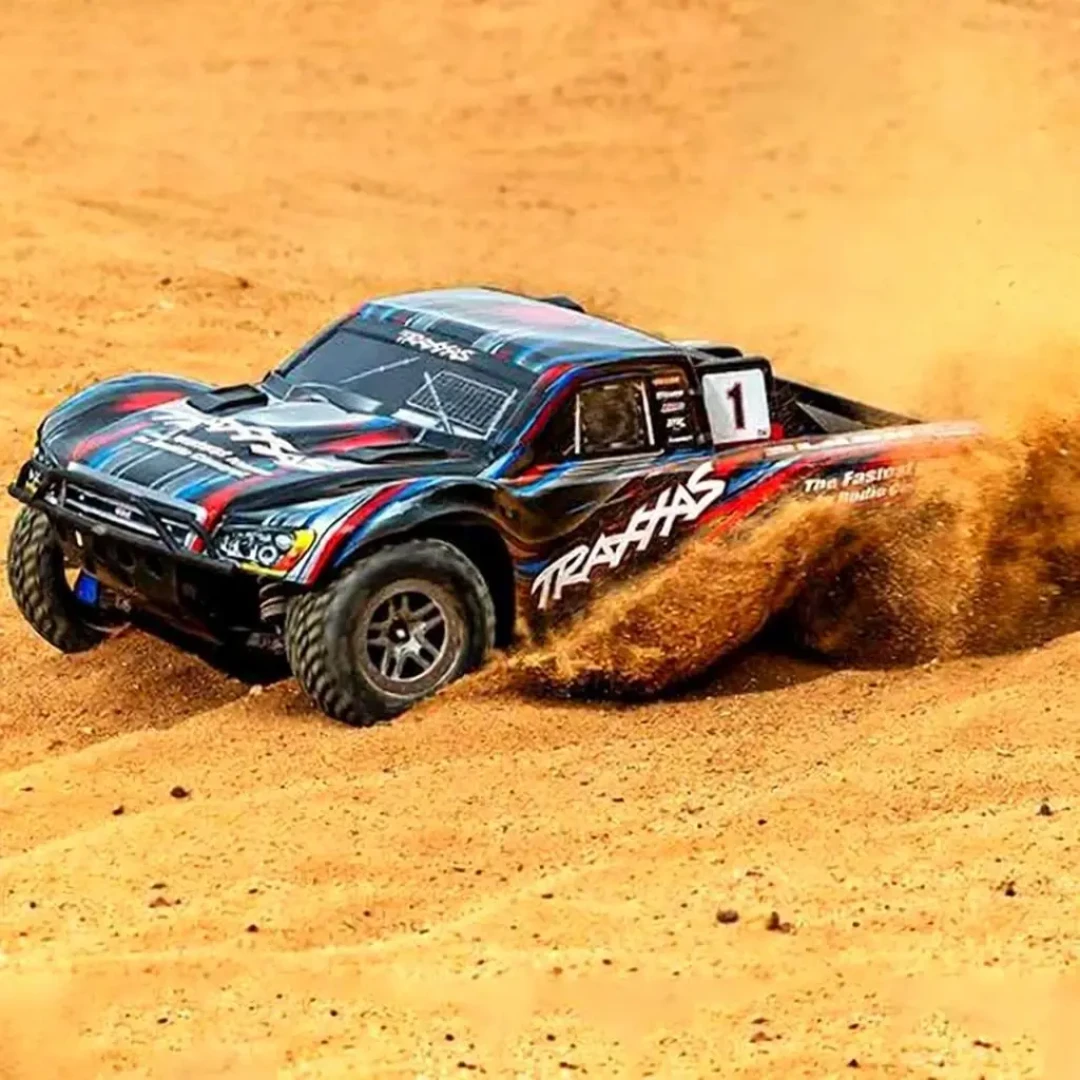 Traxxas 40周年,新Slash 2580元,国产短卡1450元:这1130元该不该花?