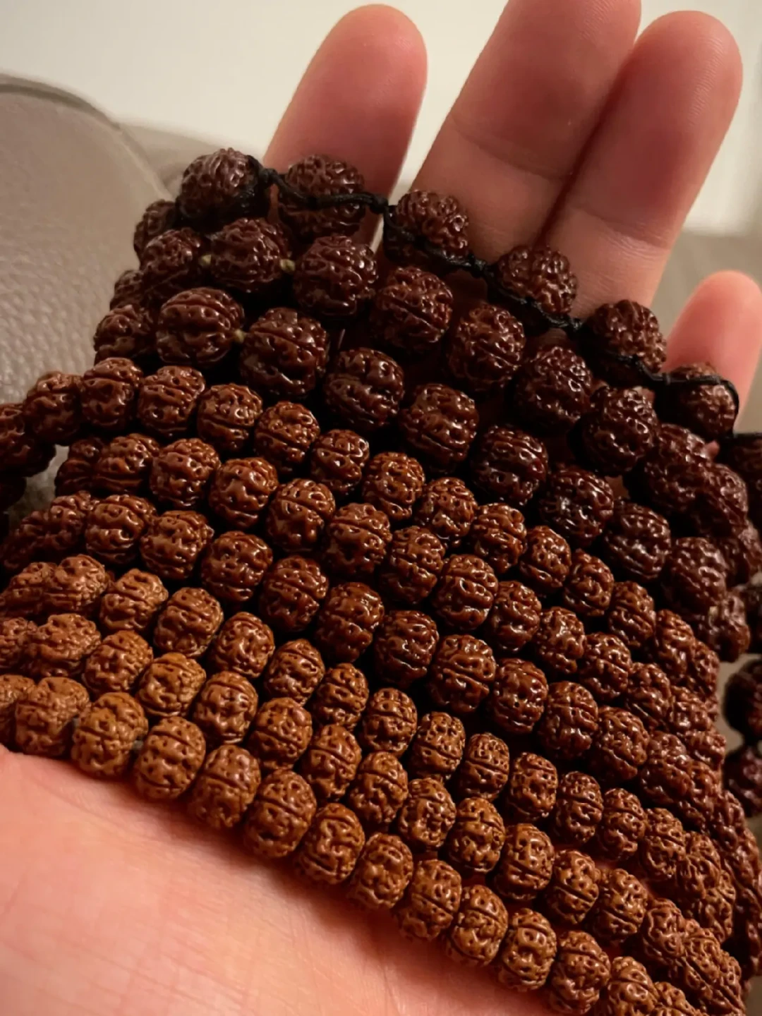 你的串没废,只是没到点儿:六种手串的包浆现实时间表,附自查与避坑