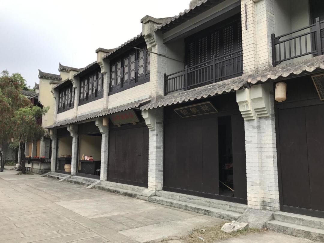 TVB让观众投票选佘诗曼的重播剧:《使徒行者》赢了,但四部戏的票盘更有故事
