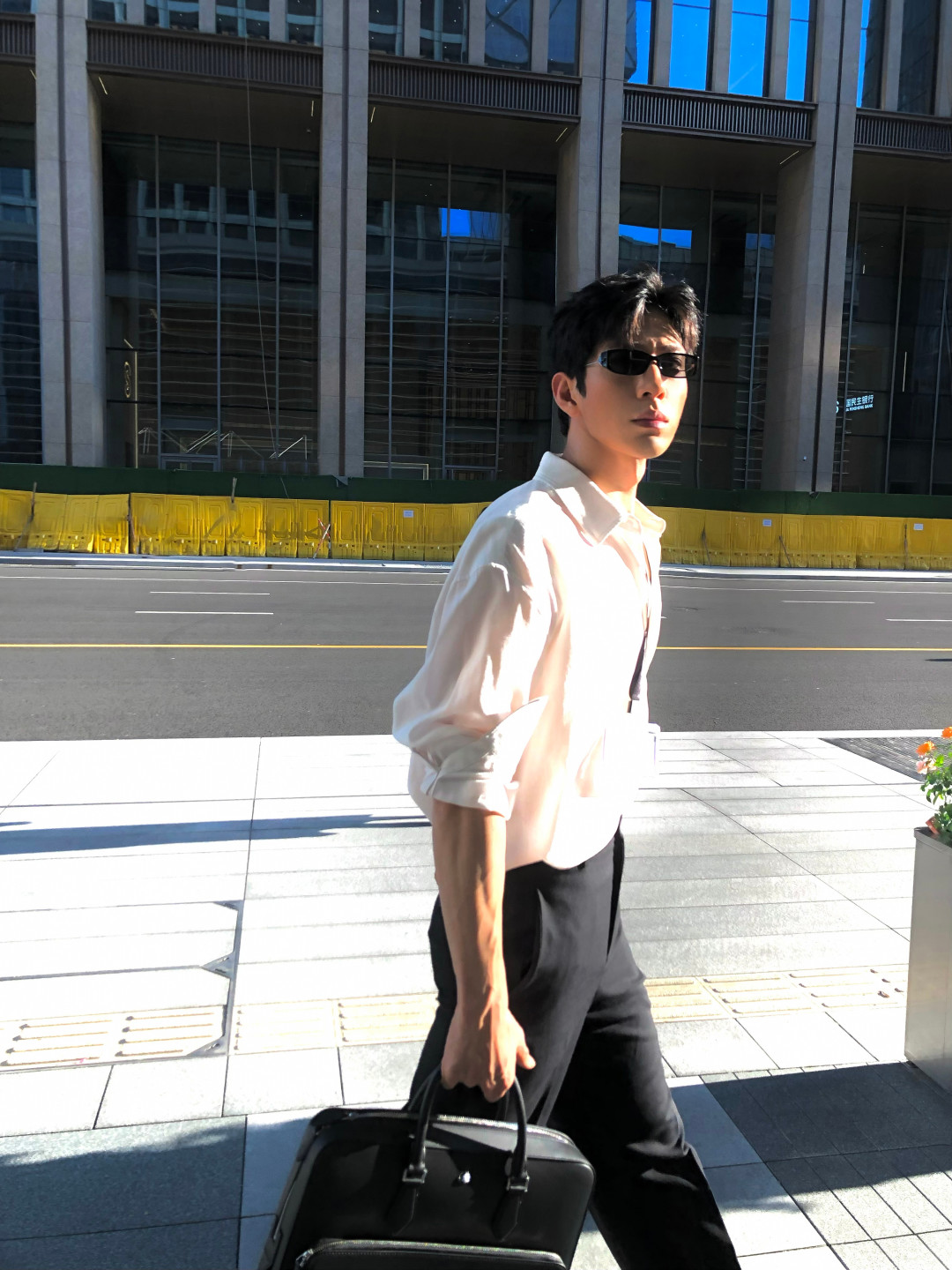 井柏然双线热搜:花少2口碑翻了11年,新剧热度登顶却两极撕裂,哪个『井柏然』值得你补?