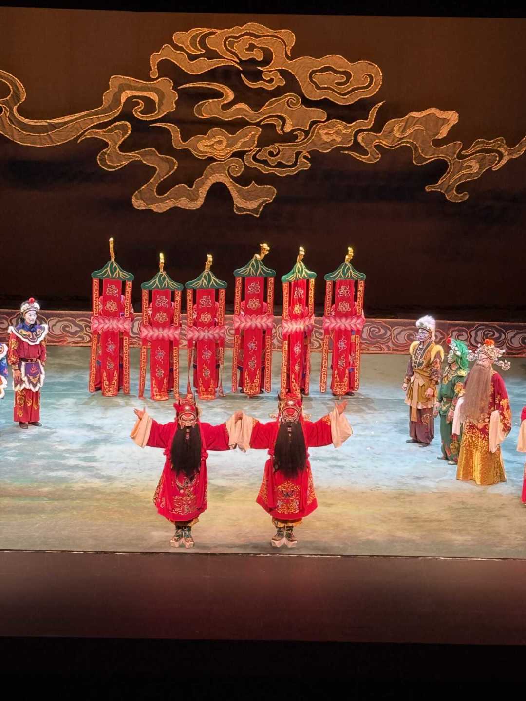 被“赛博钟馗”吸引的年轻人，都卡在了同一步：北方戏在你耳朵里，为什么全是同一个声儿