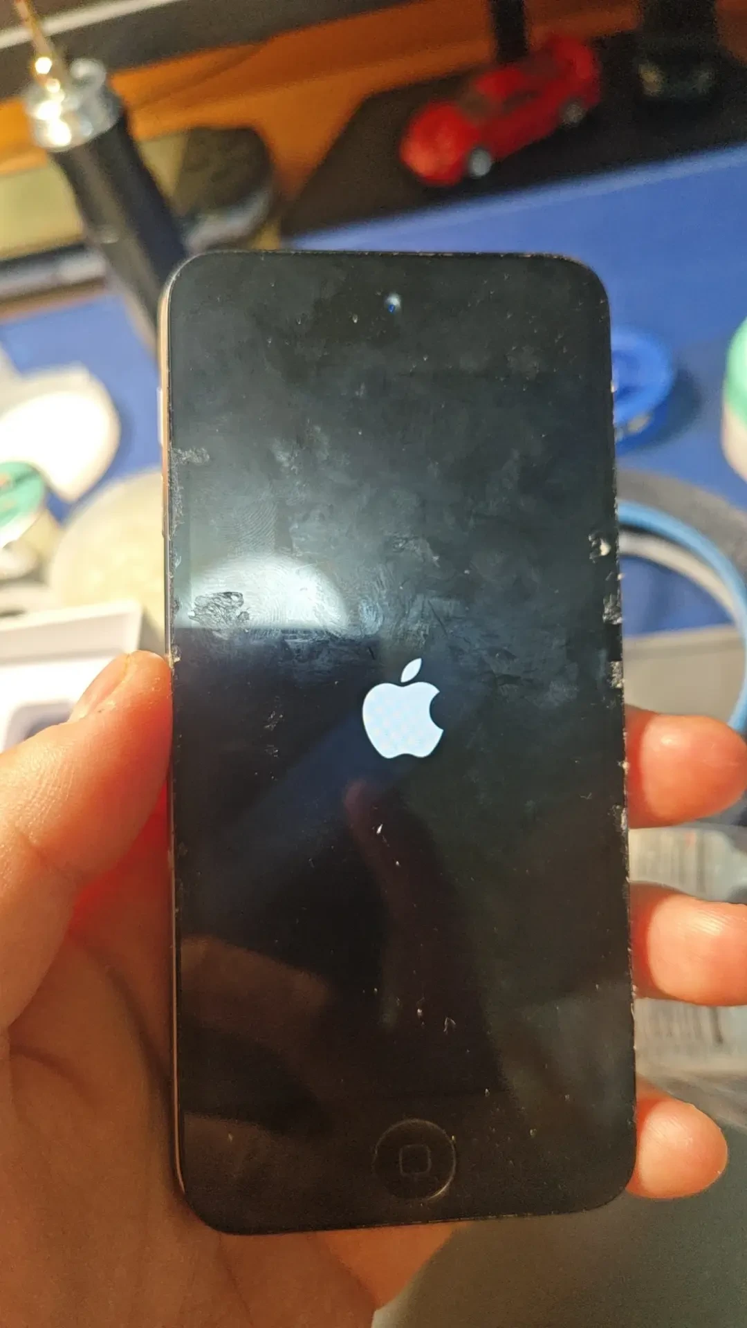 ipod2026 情怀刷屏,闲鱼行情跟着翻:nano7 一年 200→300,但拼好机配件表露了底