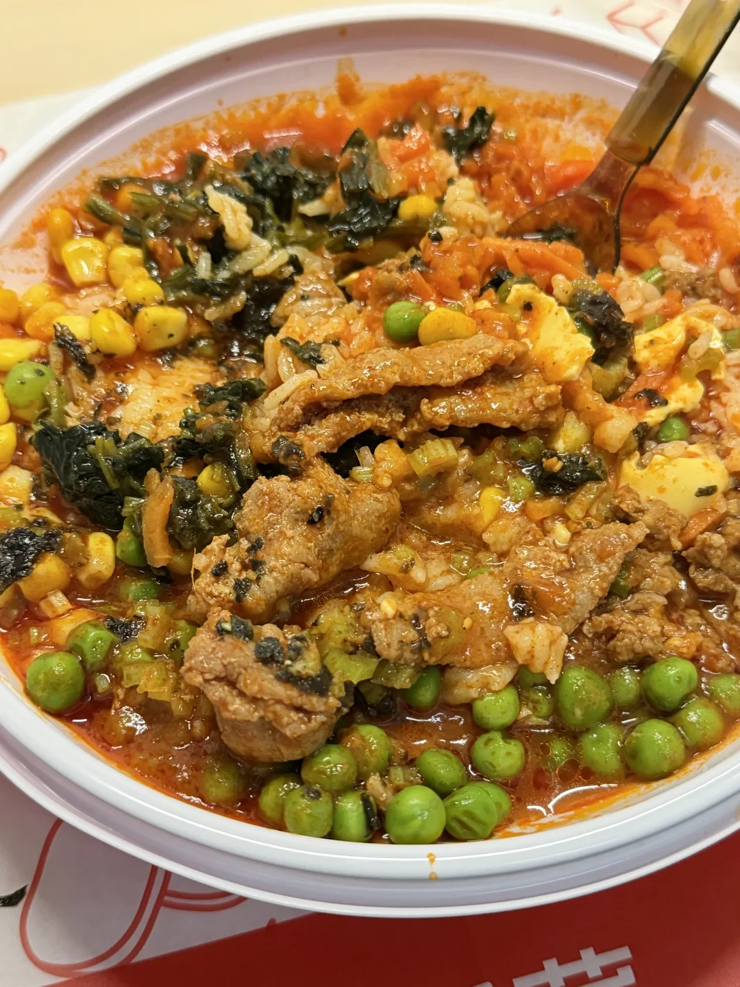 海底捞认真做起了“一人食”生意：新店1.9元起排长队、开业68折，外卖收入暴涨121.2%
