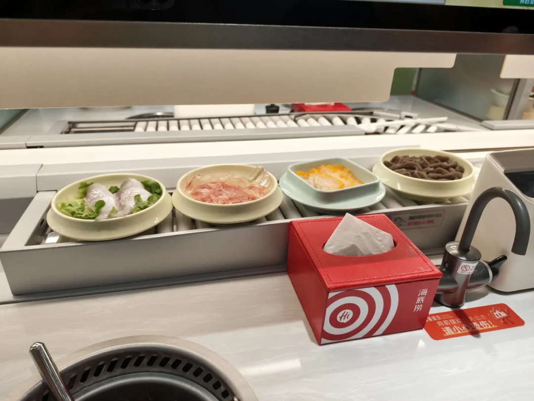 海底捞认真做起了“一人食”生意：新店1.9元起排长队、开业68折，外卖收入暴涨121.2%