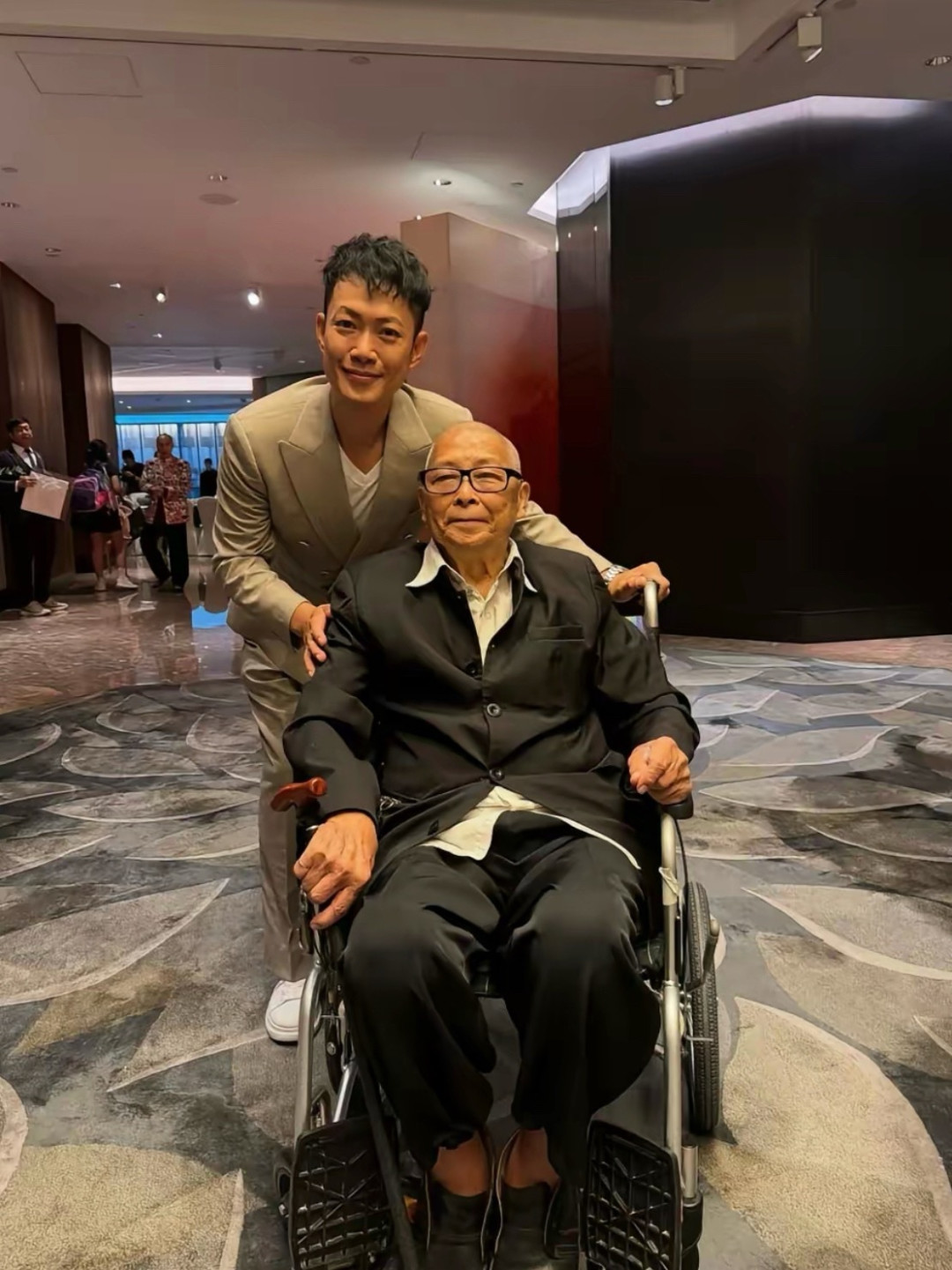 “一灯”刘兆铭去世,享年94岁:周伯通这辈子最对不起的,可能不是瑛姑
