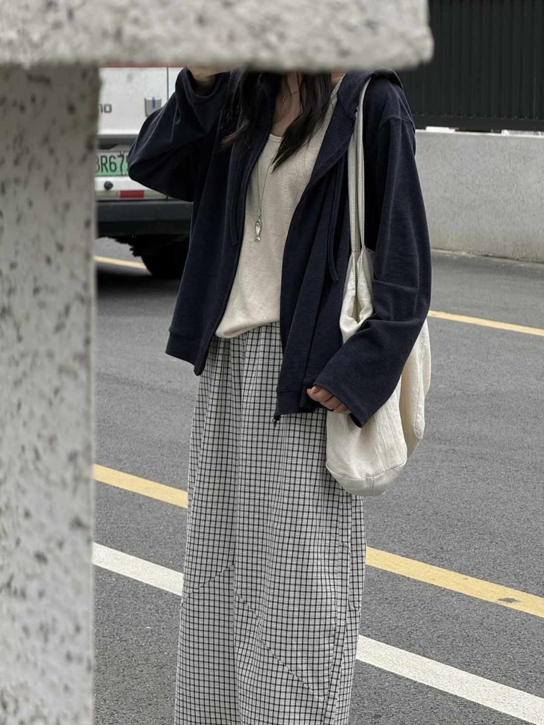 淡人系被“高白瘦”守门？翻完129篇帖：翻车的不是身材，是色卡、版型和洗标三个选择