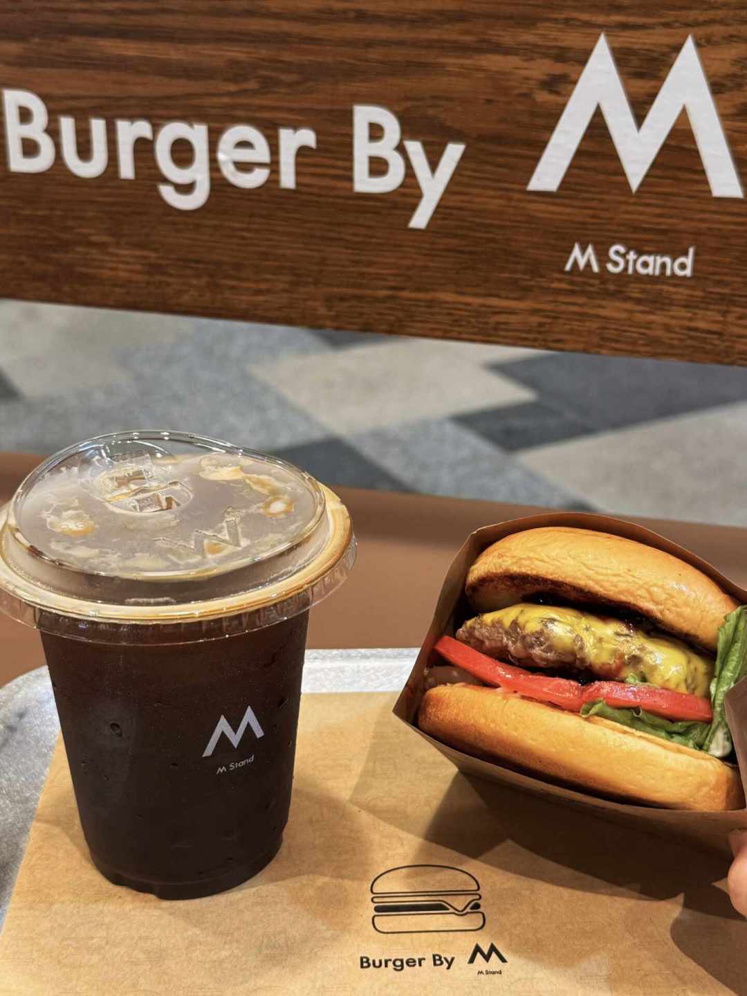 M Stand汉堡卖到78元一个,全国只有7家:值不值得专程去,我先替你算笔账