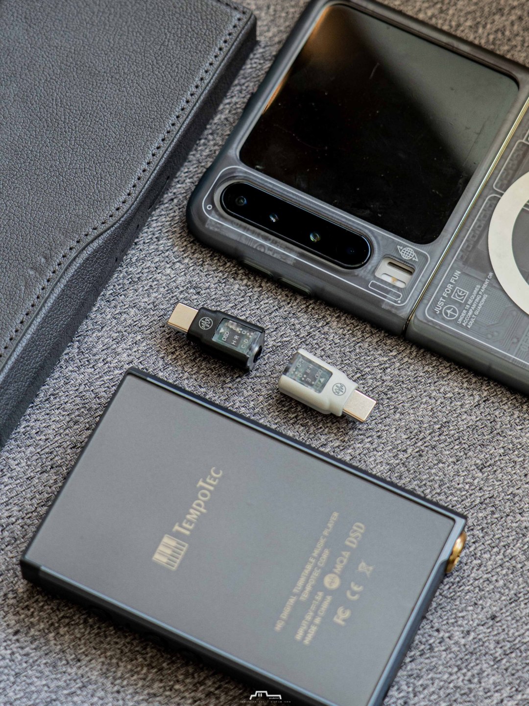 小尾巴军备竞赛:六周18款新品,双旗舰芯片卷到200元——但最该买的反而可能不是你
