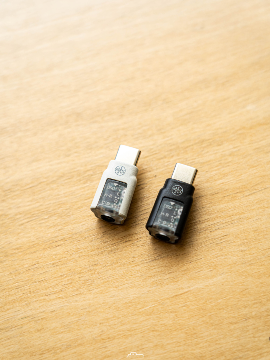 小尾巴军备竞赛:六周18款新品,双旗舰芯片卷到200元——但最该买的反而可能不是你