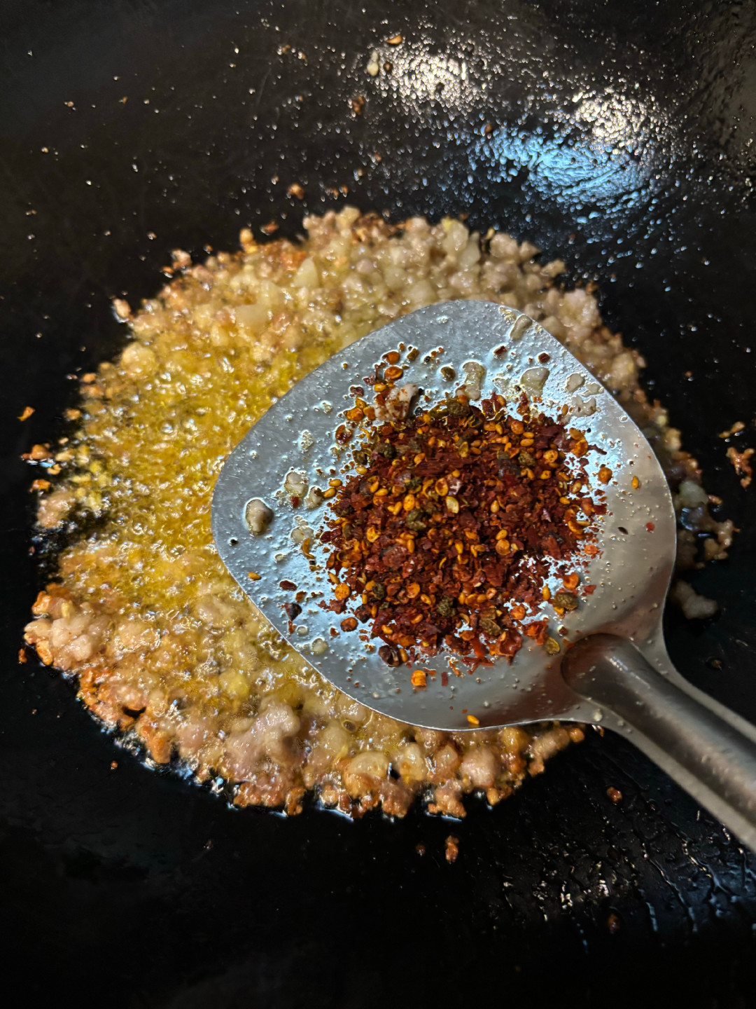 日本人把草莓做进麻婆豆腐,成都还在争放不放豆瓣:对照陈麻婆非遗传人公开的工艺,分水岭是这5个细节