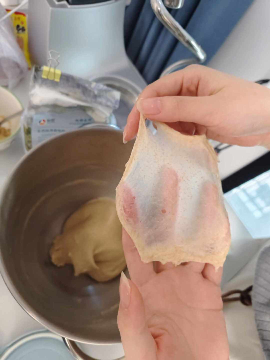 一周做一次面包,厨师机到底值不值?翻完200多条争论评论,我发现不闲置的人全在用它压面条