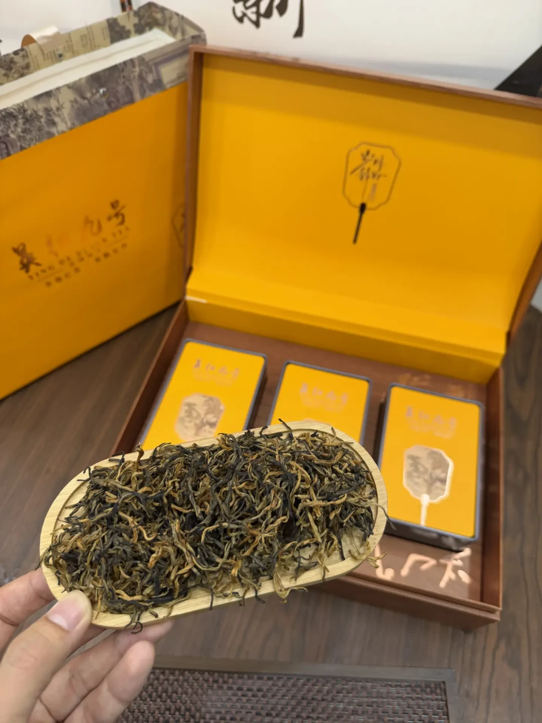 中秋送红茶，先算清三笔账：礼盒溢价、真实价格带和满屏的种草帖