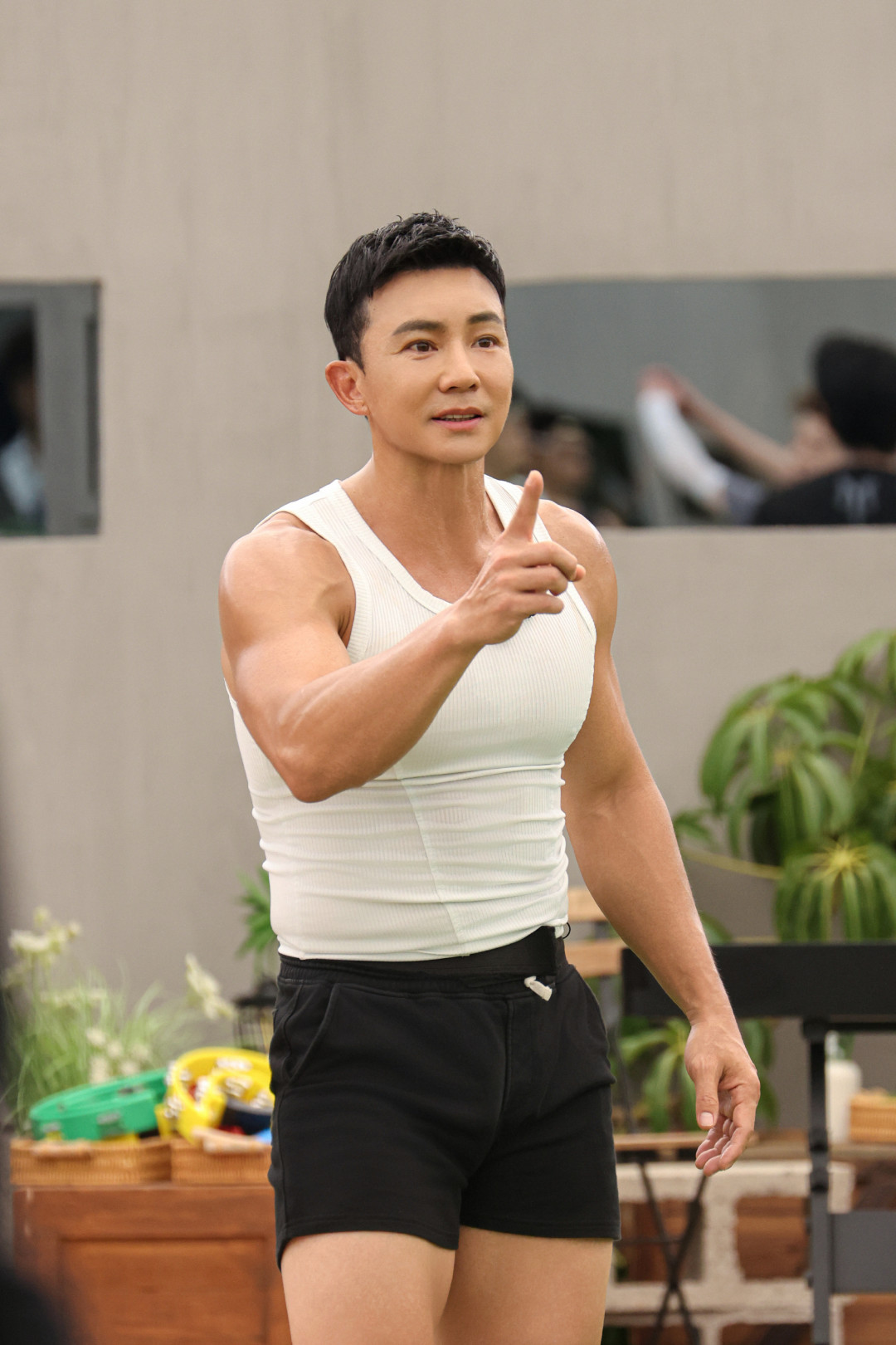 刘畊宏《披哥》满月成绩单:初舞台耳返故障险胜,二公小考81票,周六晚二公才是真决战
