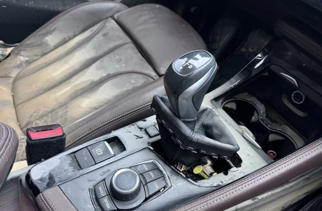 31800元的奥迪Q5是泡水车:翻新工艺能做到九成新,但这三个地方藏不住