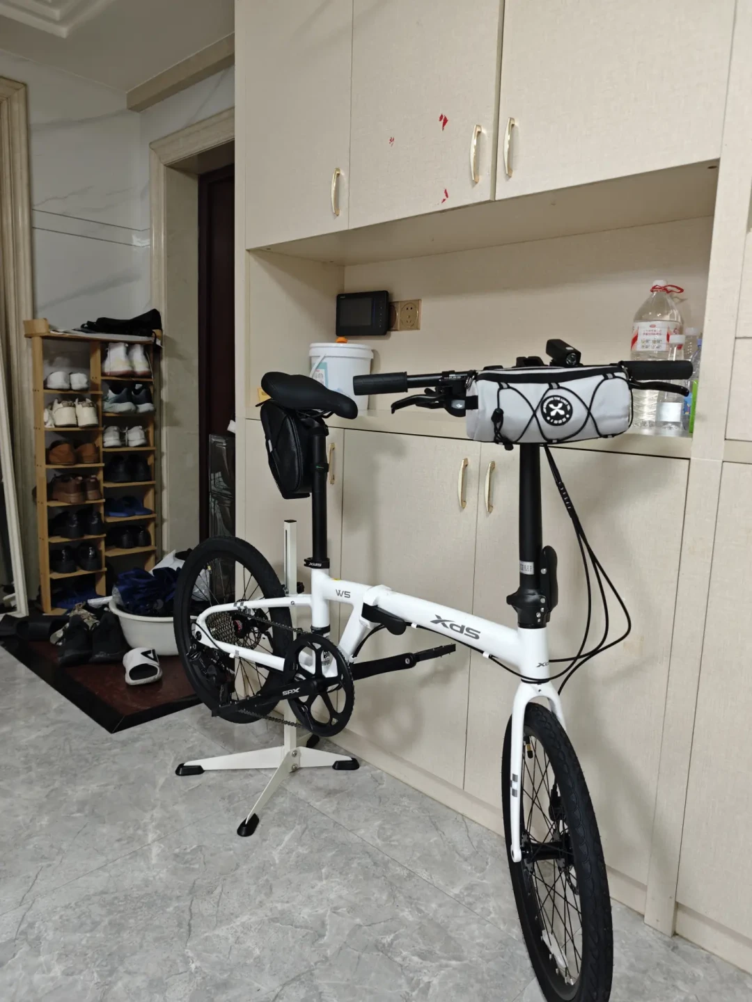 一半的喜德盛W5车主,正在跟扳手较劲:我把20多篇改装帖拆成4档账本、9个雷和一份防盗方案