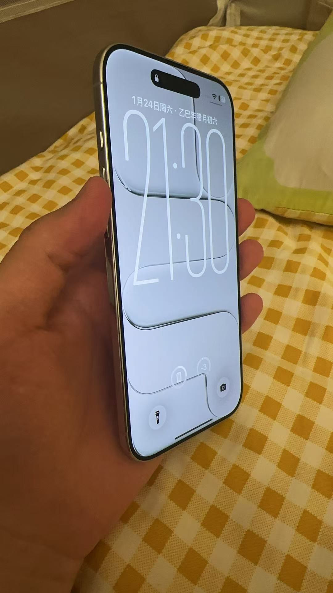 一周三场折叠屏发布会:iPhone Ultra 传 14999 起,没 Face ID、没长焦、没卡槽,比三星同形态还贵 2000,这定金不用急着交