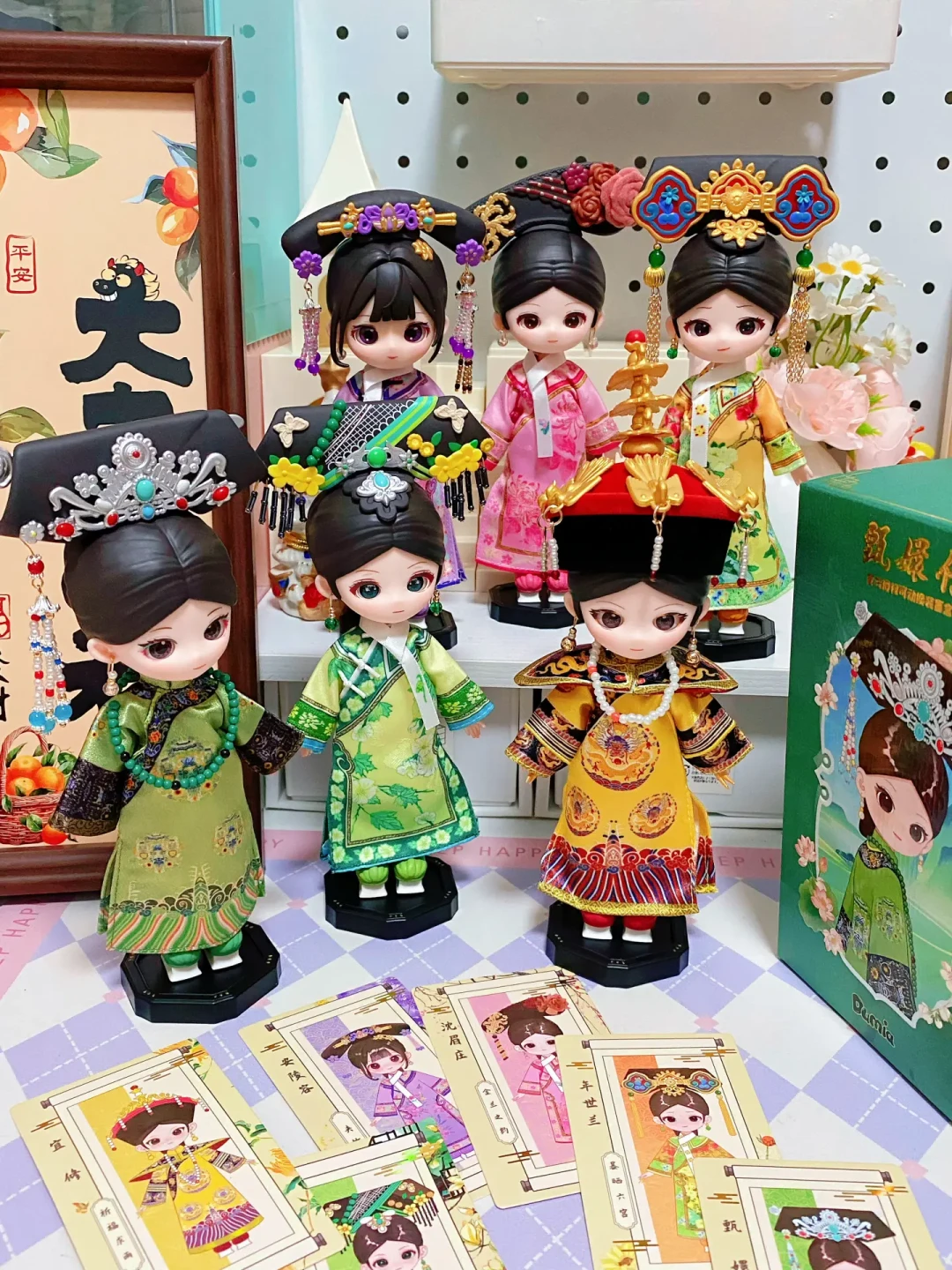 华妃盲盒二手跌到30元:六条甄嬛传潮玩线,哪些崩了、哪些还在被抢