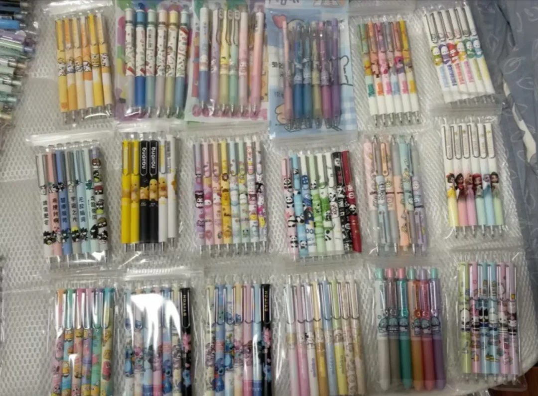 盲盒笔成小学生
