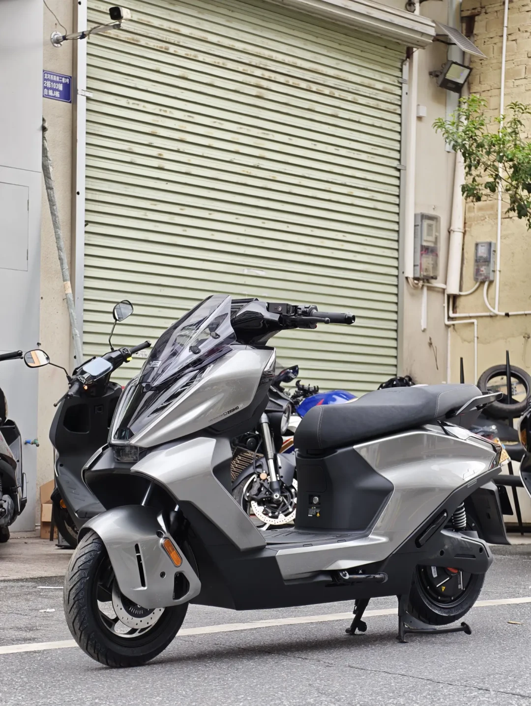 7999元的极核AE6 Pro还是12999元的Max?把这5000块差价算完账,发现一半钱改锂电省不回来