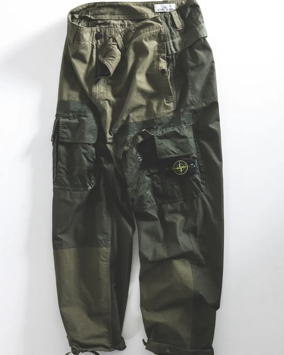Stone Island × BEAMS 50年首次联名,周六原宿独家开售:代购报价T恤2100元、夹克上万,值不值得冲?