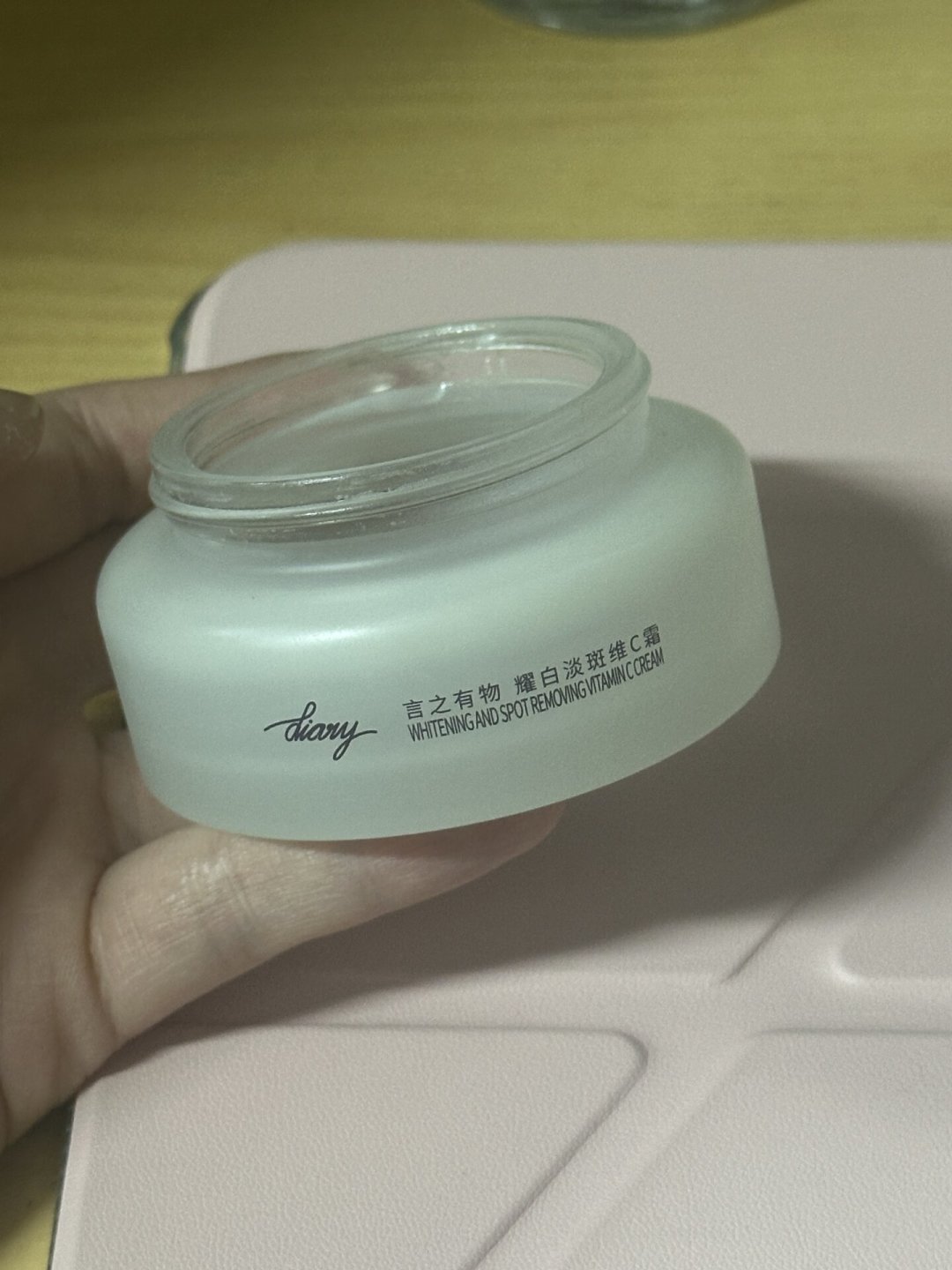 传明酸成了美白顶流,言之有物这条线值不值得跟?翻完全网真实口碑再说