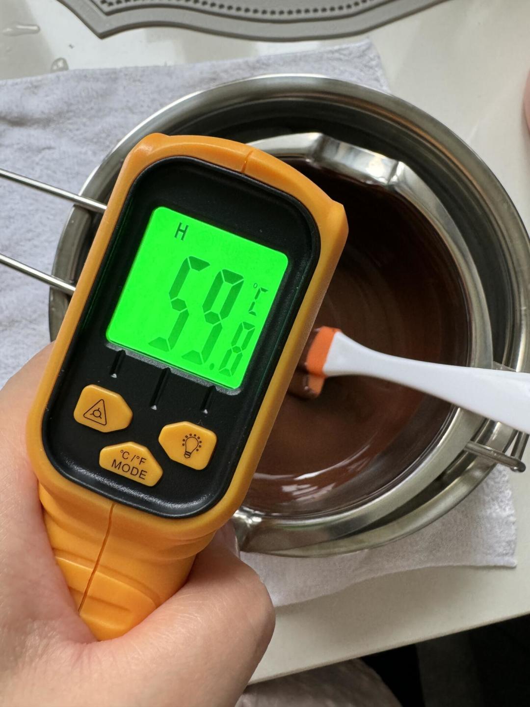 可可3个月涨60%、三年首现供应缺口:法芙娜巧克力币的涨价传导快到了,囤货前先把这笔账算清楚