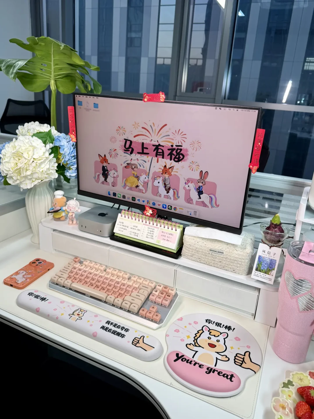 创可贴当鼠标垫获赞9.2万、快递气柱袋当腰靠获赞5万:下单办公神器前,先看这份「平替账本」