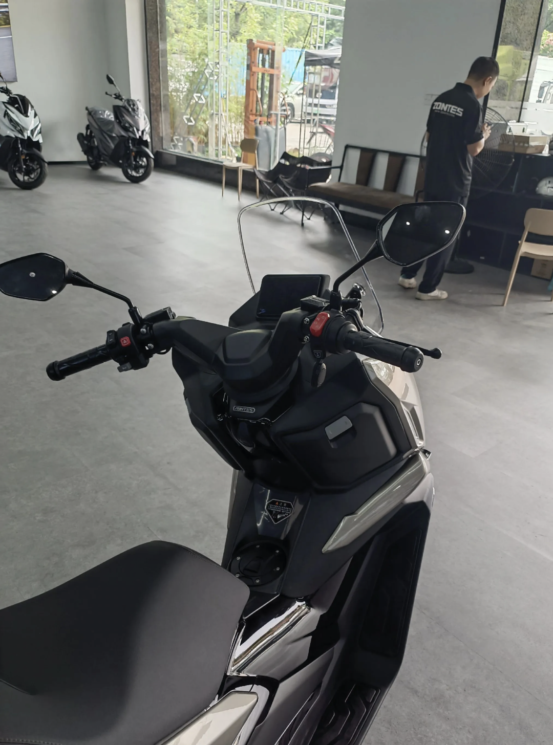升仕175X到店交付,卖11800元:和150X同价,落地却要多花约1000元购置税,这车到底该谁买