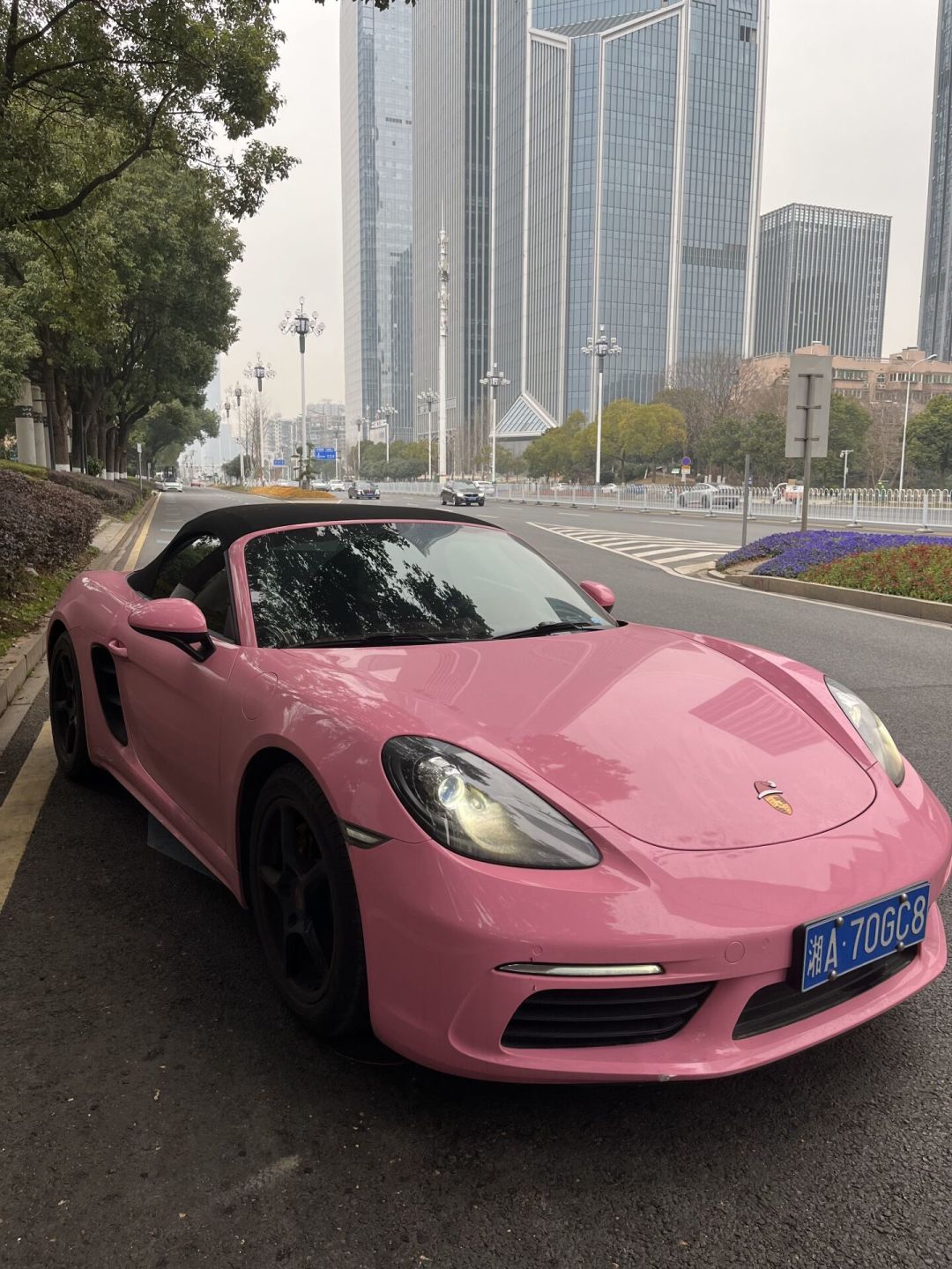 从“传闻被砍”到官宣入驻911产线:纯电718活了,但等车的人先想清楚三件事