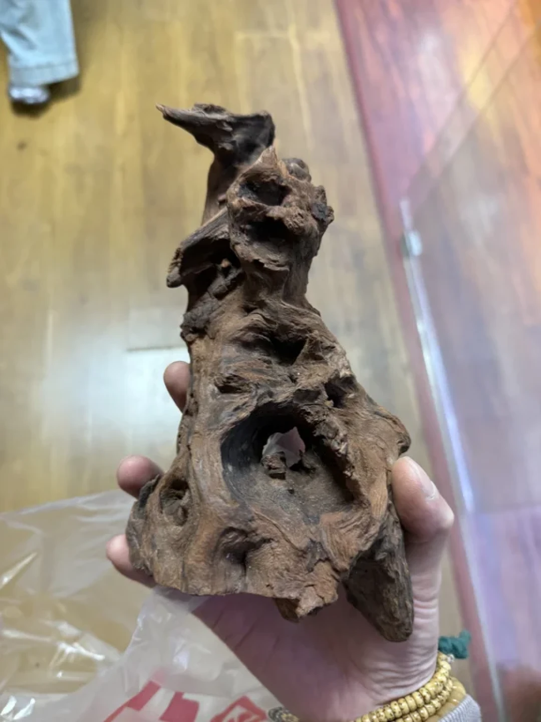 青龙石顶pH、紫柚木把水煮成茶汤：翻完全网硬景素材翻车帖，秋开缸下单前先做这套0元预检