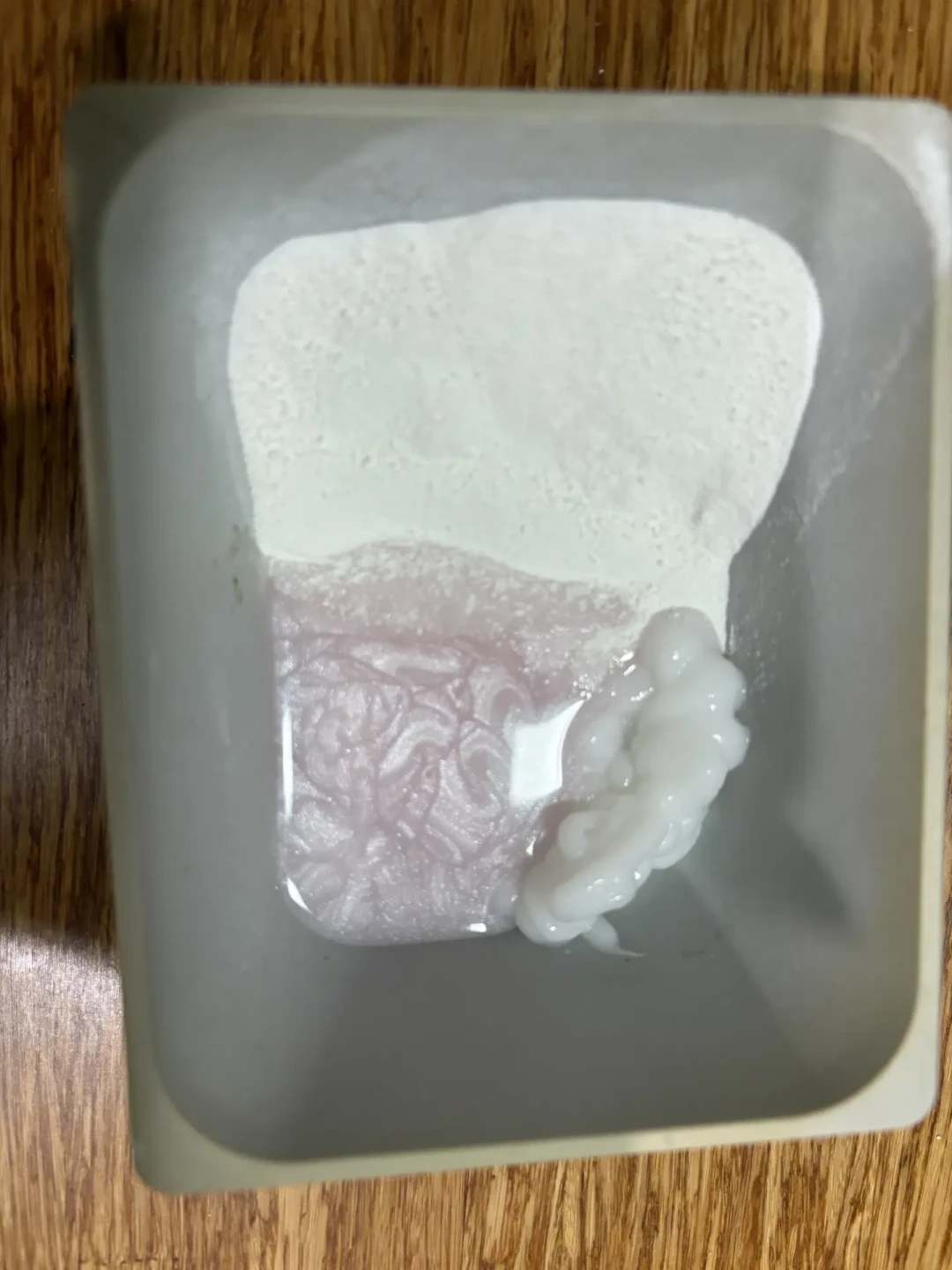 秋招面试顶着粉毛，先别急着染黑：黑色的真正成本，是接下来一年的“改色债”