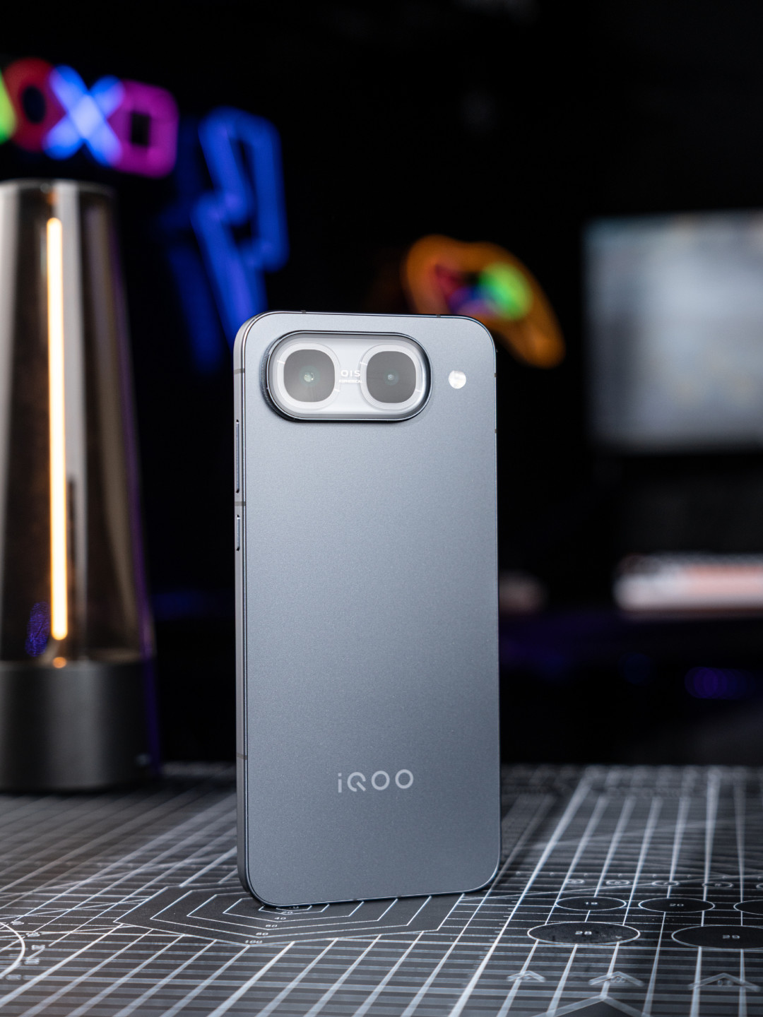 标称10000mAh、实际可用8500：蹲9月大电池新机前，先把这三个数看明白