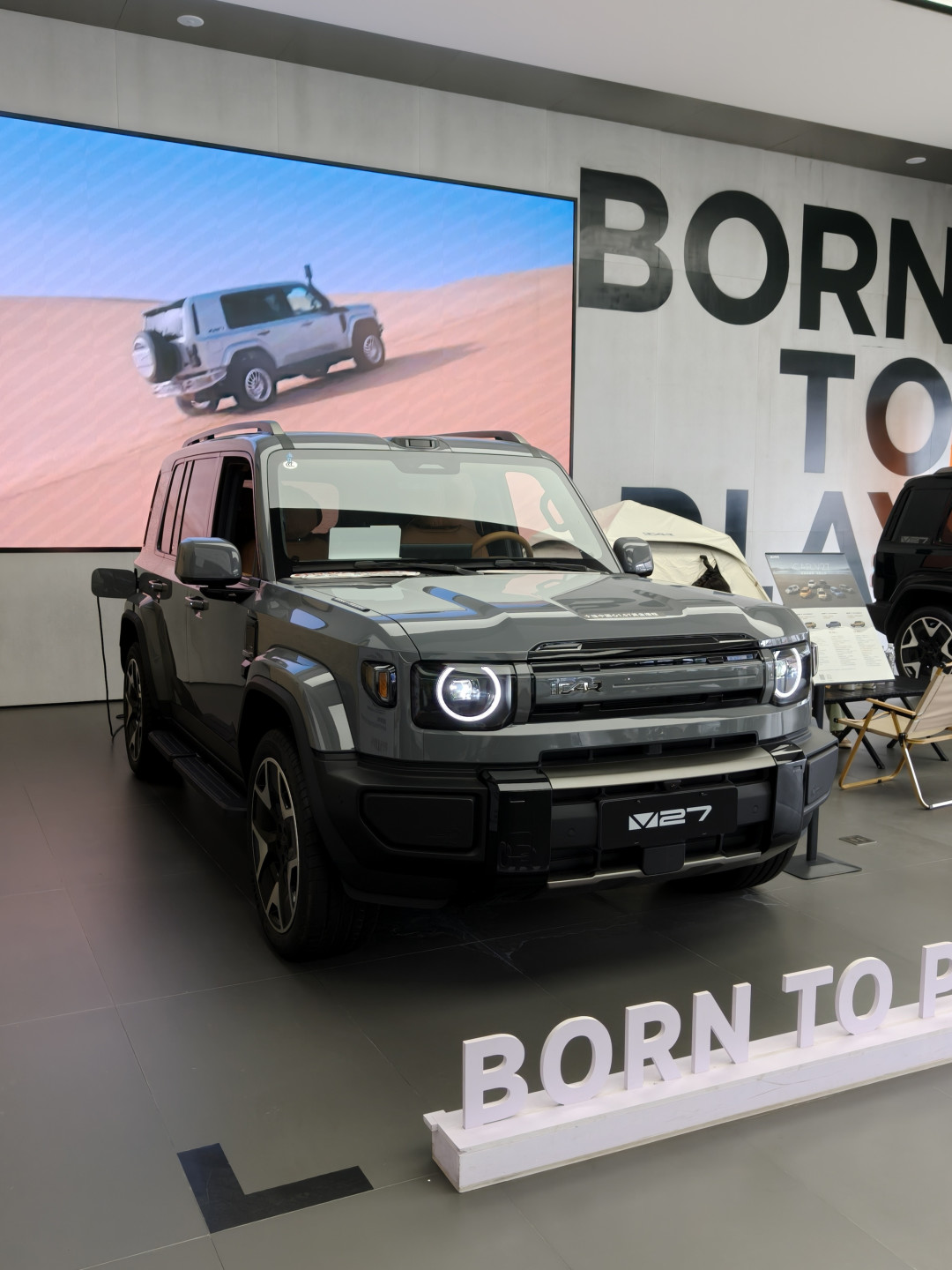 指导价16.98万、终端13.6万开走，300km改款已申报：iCAR V27上市半年被迫改款，抄底库存还是等改款，先算完这三笔账