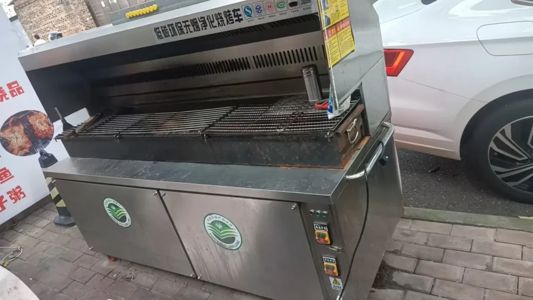 罚到2万的新规跑了3周，野摊烧烤反而在多地开炸：想吃秋天第一串烟火气，先看懂这摊的“线”