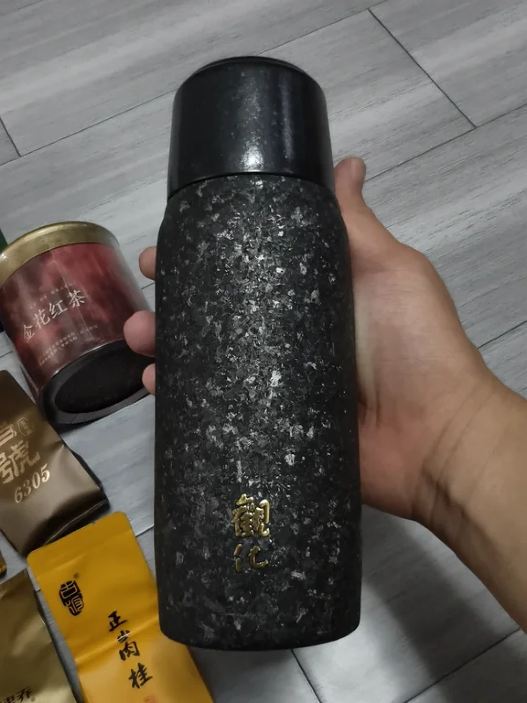3599元的冰岛没喝到冰糖韵:我把李亚鹏卖过的中茶排了一遍开汤、价格和退货,决定好再冲